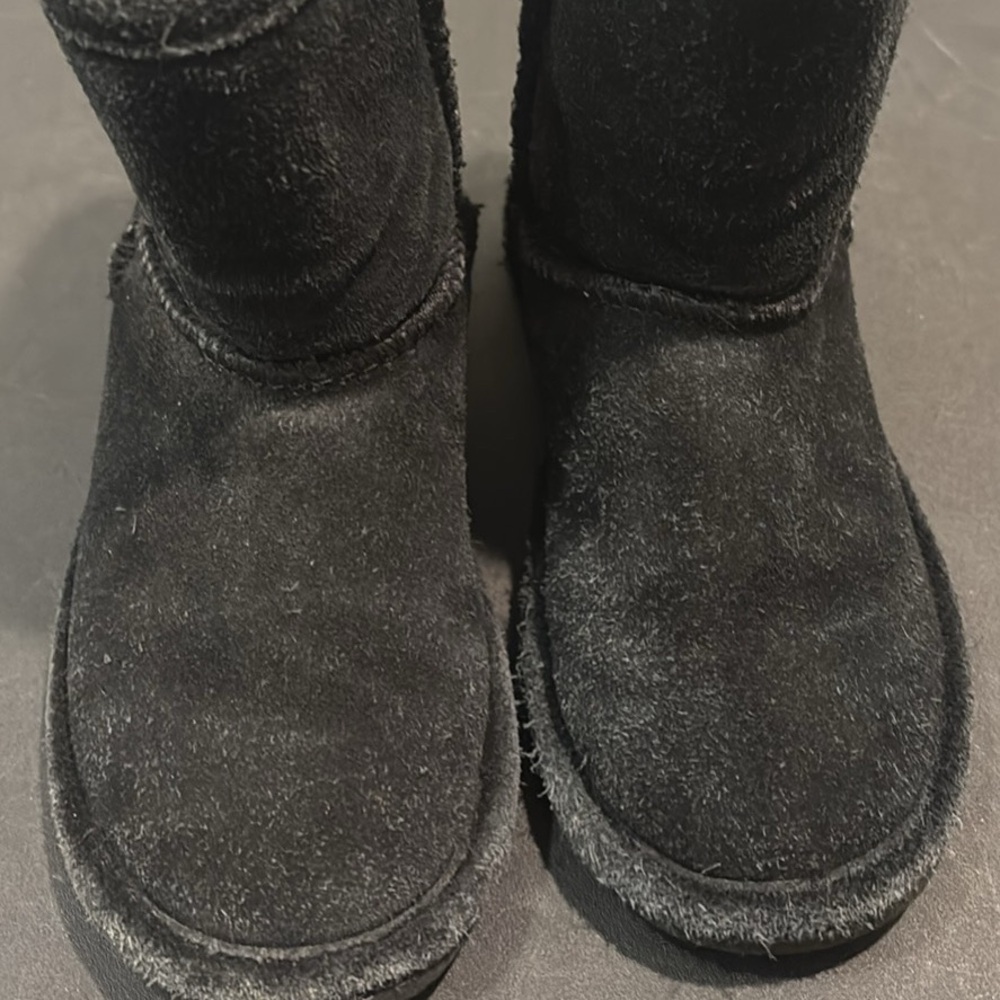 Cozy Bear Claw Kids Boots Size 13 Black